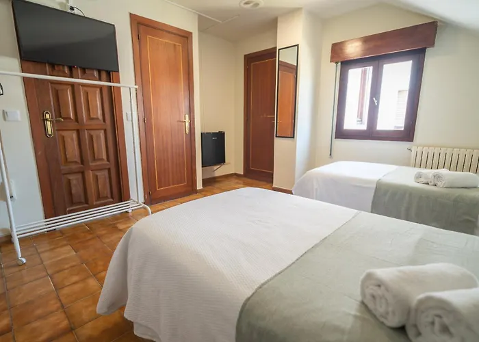 Guest house Valdecilla 3000 3*