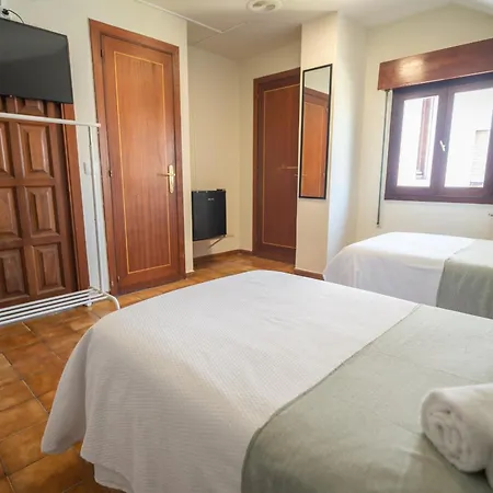 Guest house Valdecilla 3000 *